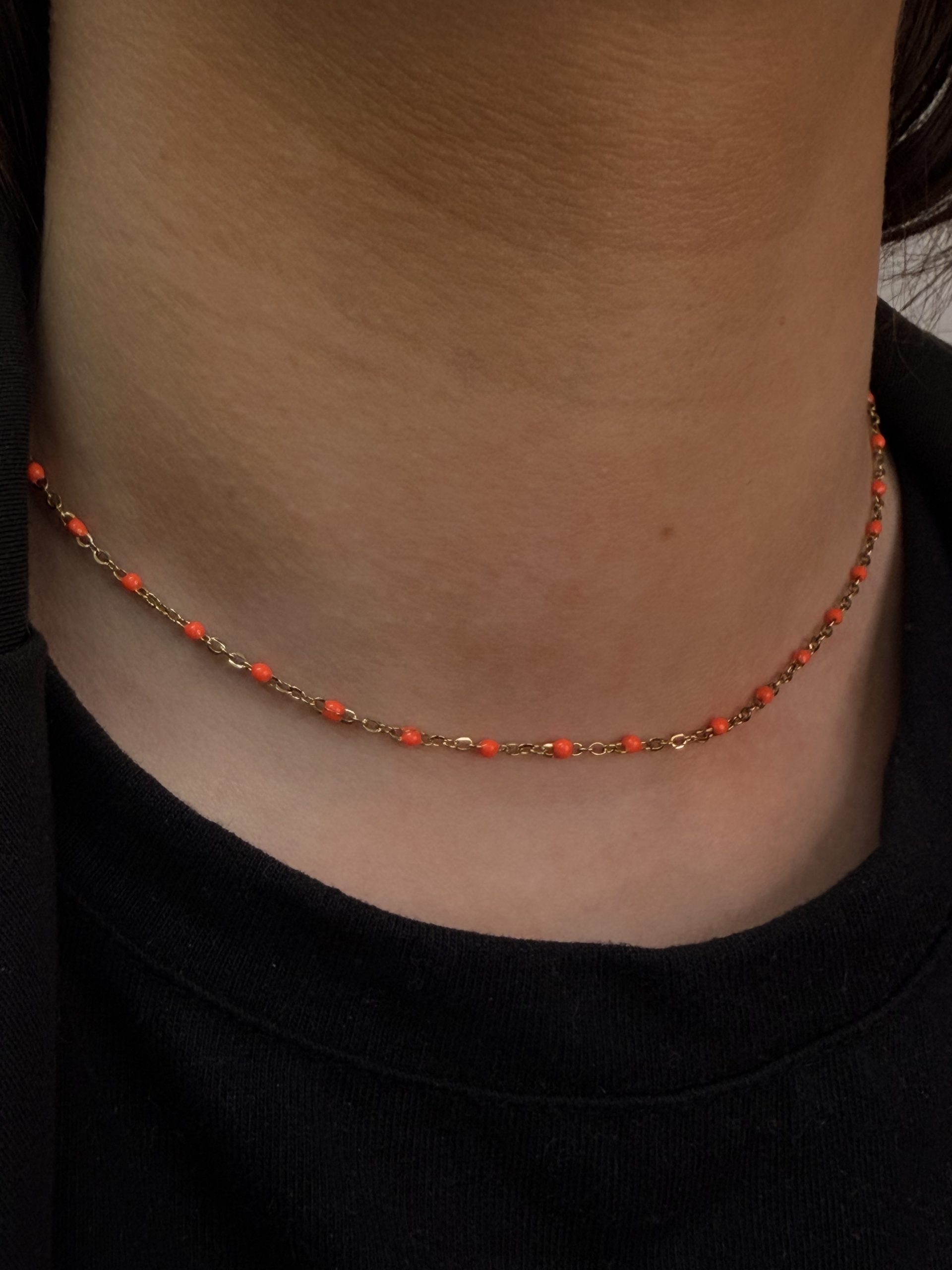 COLLIER RÉSINE DORÉ ORANGE