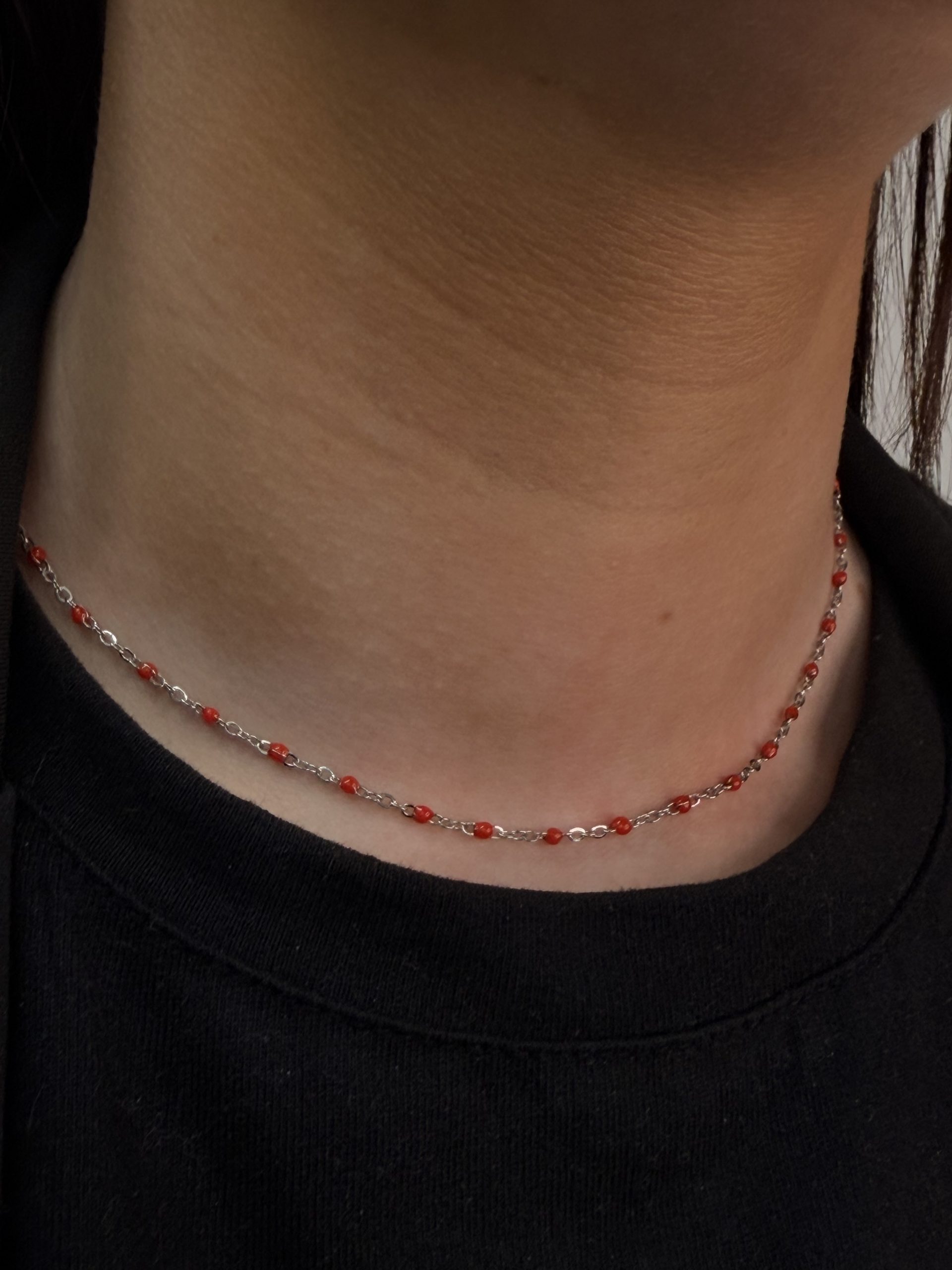 COLLIER RÉSINE ARGENTÉ ROUGE